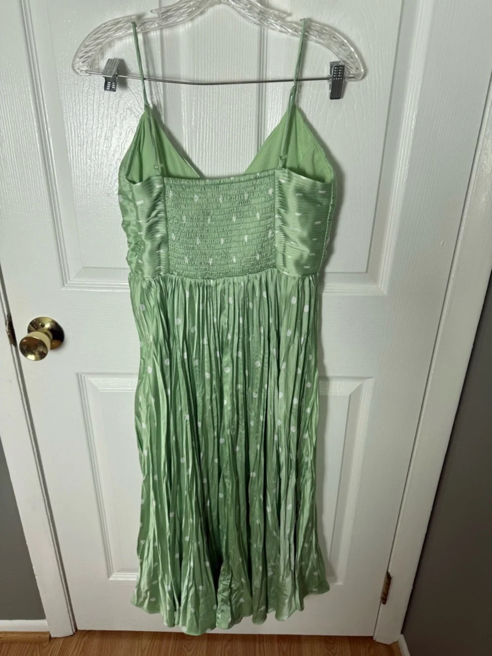 ASTR The Label Maeve Printed Pleated Midi Dress in Mint Polka Dot M - Picture 4 of 6